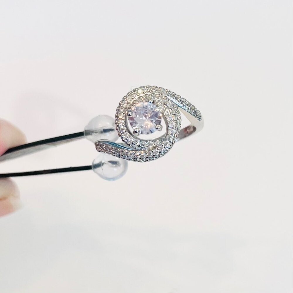 Sterling Silver Ring With Moissanite & CZ Accents Size 8.5 Elegant Design New